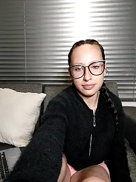 milena 23x online show from February 13, 2025, 7:03 am