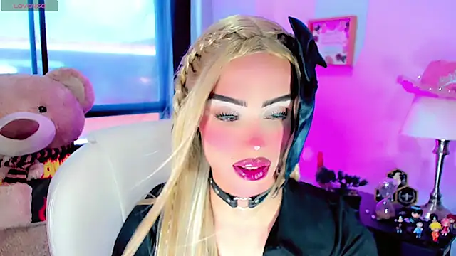 dollswit01 online show from January 20, 2025, 8:18 pm