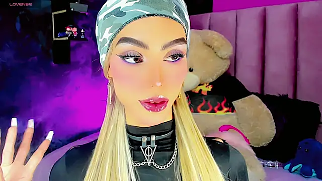 dollswit01 online show from February 28, 2025, 4:43 am