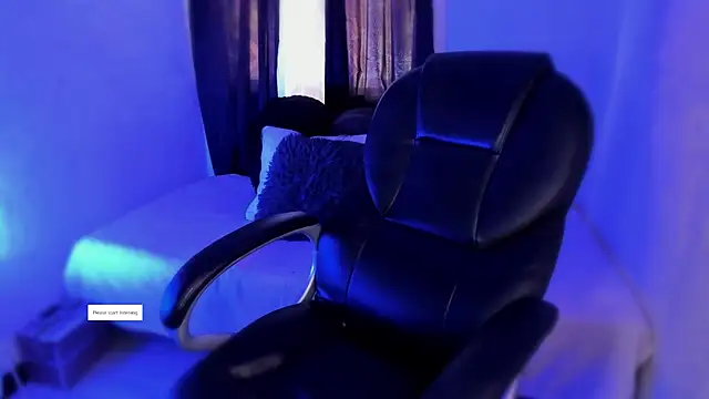 isabelithaa online show from December 2, 2025, 2:41 pm