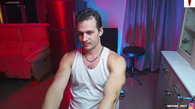 mickeypict online show from November 4, 2025, 6:50 am