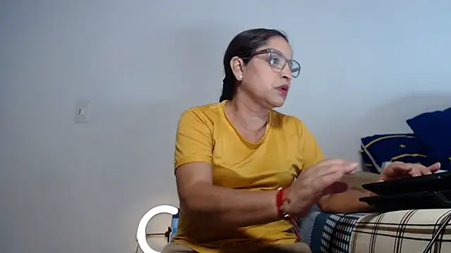 Yaya    11 online show from March 26, 2026, 11:24 pm