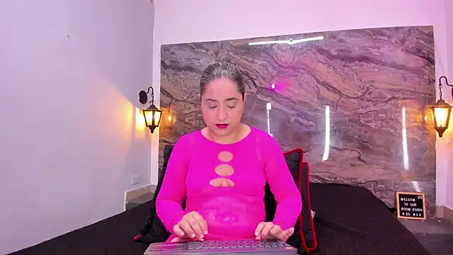 Yaya    11 online show from May 26, 2026, 10:52 pm