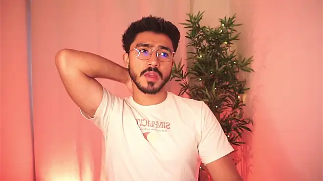 dam0n fr0st online show from December 4, 2025, 8:52 pm