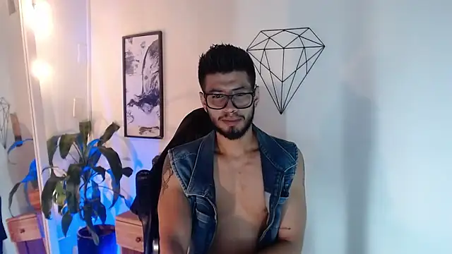 Snapshot of Colby_brown03 chatting on March 31, 2026, 5:04 pm Colby brown03 online show from March 31, 2026, 5:04 pm