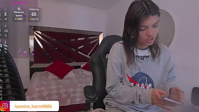 Snapshot of JasmineHarris chatting on February 20, 2025, 11:42 am JasmineHarris online show from February 20, 2025, 11:42 am