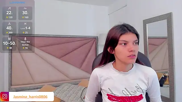 Snapshot of JasmineHarris chatting on February 7, 2025, 11:34 am JasmineHarris online show from February 7, 2025, 11:34 am