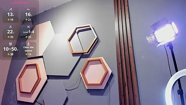 HOTTY RED  online show from March 1, 2025, 5:38 pm