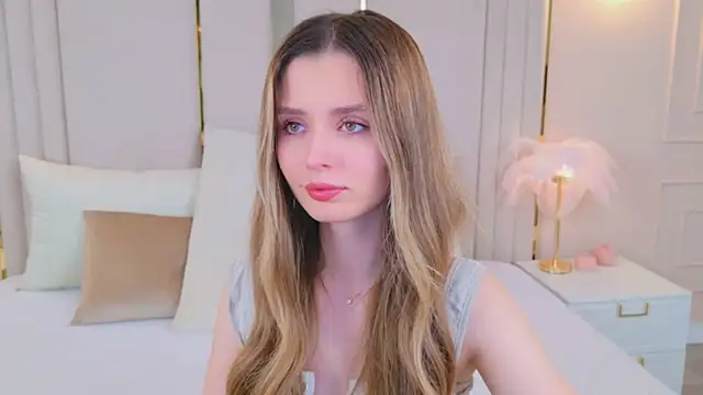 MarybethSnow online show from December 15, 2025, 5:08 pm