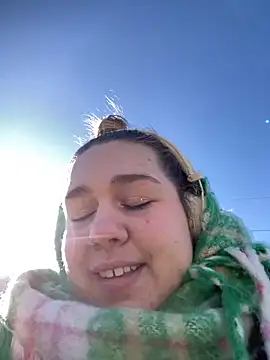 Snapshot of SuzieMurray chatting on March 22, 2025, 8:18 am SuzieMurray online show from March 22, 2025, 8:18 am