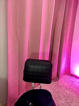 kimberlyhills1 online show from December 22, 2025, 5:29 am