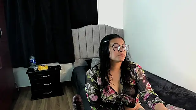 lorymoon online show from January 11, 2025, 6:44 pm