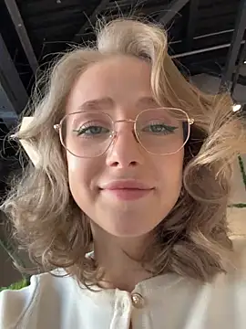 Snapshot of CaseyStar chatting on February 22, 2025, 11:24 am CaseyStar online show from February 22, 2025, 11:24 am