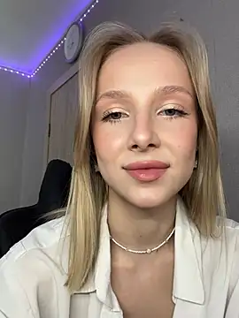 Snapshot of CaseyStar chatting on February 8, 2026, 4:48 pm CaseyStar online show from February 8, 2026, 4:48 pm