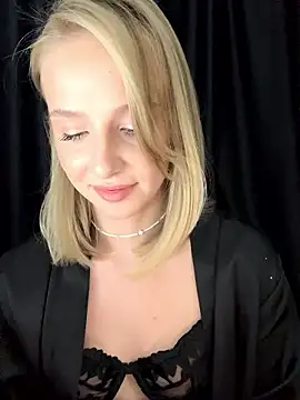 Snapshot of CaseyStar chatting on January 18, 2026, 3:26 pm CaseyStar online show from January 18, 2026, 3:26 pm