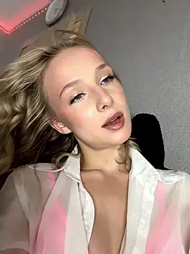 Snapshot of CaseyStar chatting on January 17, 2026, 2:20 pm CaseyStar online show from January 17, 2026, 2:20 pm