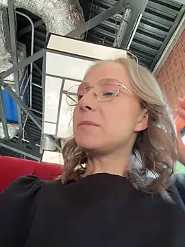 Snapshot of CaseyStar chatting on February 8, 2025, 9:35 am CaseyStar online show from February 8, 2025, 9:35 am