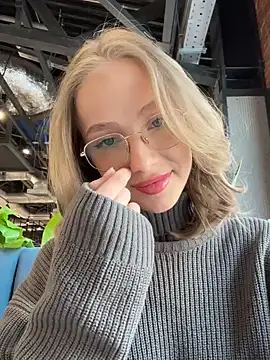 Snapshot of CaseyStar chatting on February 23, 2025, 9:22 am CaseyStar online show from February 23, 2025, 9:22 am