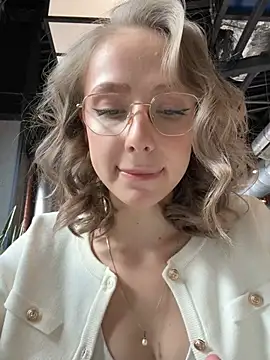 Snapshot of CaseyStar chatting on February 20, 2025, 9:33 am CaseyStar online show from February 20, 2025, 9:33 am