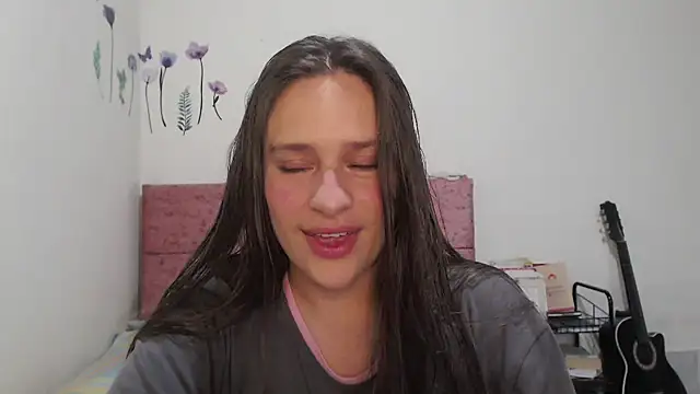 Snapshot of Serenity chatting on November 29, 2025, 9:04 pm Serenity online show from November 29, 2025, 9:04 pm