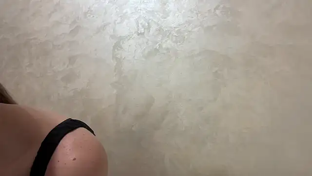 CaitlinaJayne23 online show from November 14, 2025, 4:38 am