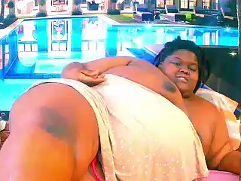 Snapshot of EbonyHotBuns chatting on March 12, 2026, 9:13 am EbonyHotBuns online show from March 12, 2026, 9:13 am