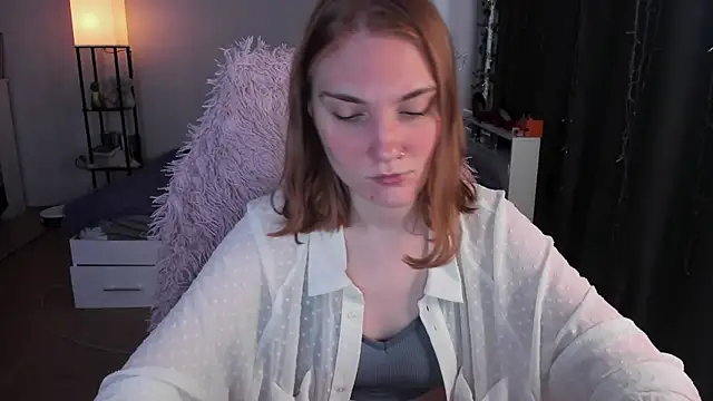 Snapshot of ReddHotPipper chatting on April 7, 2026, 3:52 am ReddHotPipper online show from April 7, 2026, 3:52 am