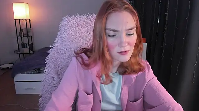 Snapshot of ReddHotPipper chatting on February 1, 2026, 3:27 am ReddHotPipper online show from February 1, 2026, 3:27 am