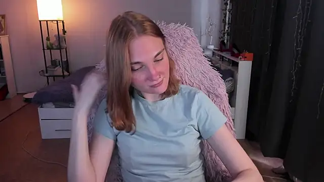 Snapshot of ReddHotPipper chatting on April 6, 2026, 4:46 am ReddHotPipper online show from April 6, 2026, 4:46 am