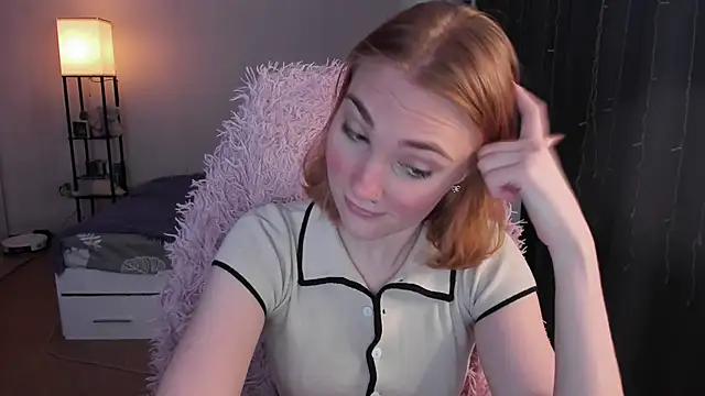 Snapshot of ReddHotPipper chatting on March 18, 2026, 4:04 am ReddHotPipper online show from March 18, 2026, 4:04 am