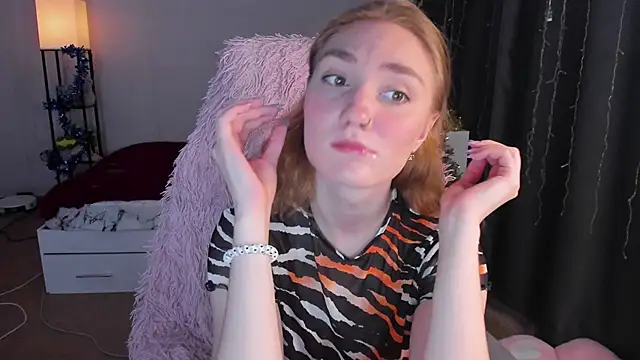 Snapshot of ReddHotPipper chatting on December 14, 2025, 3:46 am ReddHotPipper online show from December 14, 2025, 3:46 am