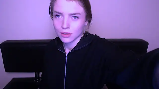 MissOliviaa  online show from February 2, 2025, 1:30 pm