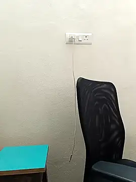 nick05inch online show from June 4, 2026, 6:40 am