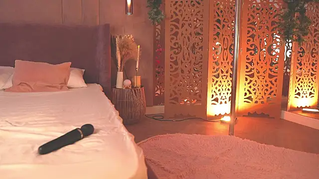 Smiley Mia online show from February 3, 2026, 6:40 am