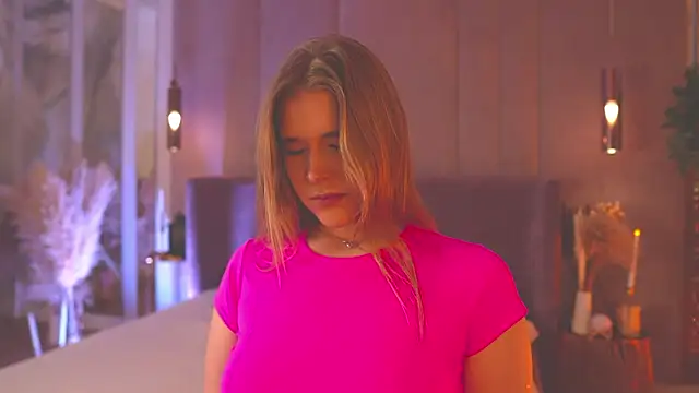 Smiley Mia online show from February 3, 2026, 5:05 am