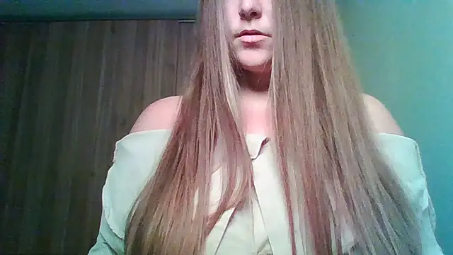 Snapshot of Evasapples chatting on June 1, 2026, 6:51 pm Evasapples online show from June 1, 2026, 6:51 pm