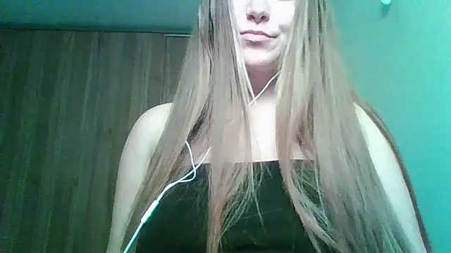 Snapshot of Evasapples chatting on February 28, 2026, 10:31 pm Evasapples online show from February 28, 2026, 10:31 pm