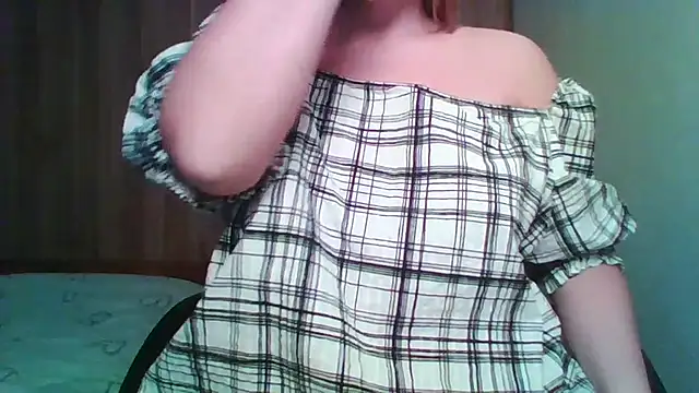 Snapshot of Evasapples chatting on October 29, 2025, 7:57 pm Evasapples online show from October 29, 2025, 7:57 pm