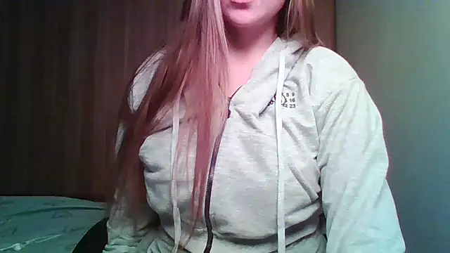 Snapshot of Evasapples chatting on November 15, 2025, 2:54 pm Evasapples online show from November 15, 2025, 2:54 pm