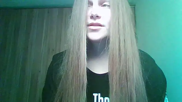 Snapshot of Evasapples chatting on February 10, 2026, 6:07 pm Evasapples online show from February 10, 2026, 6:07 pm