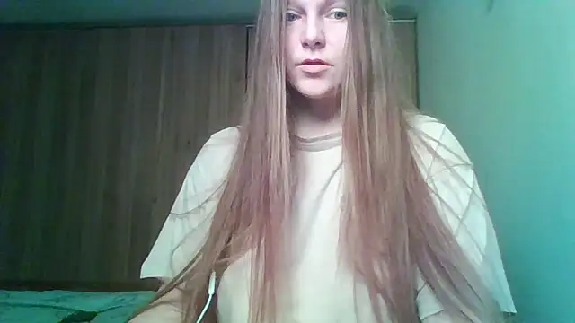 Snapshot of Evasapples chatting on February 15, 2026, 12:37 pm Evasapples online show from February 15, 2026, 12:37 pm