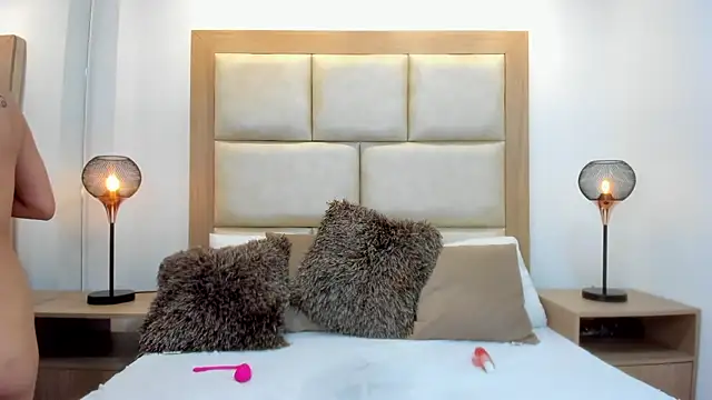 TifanyVega online show from February 22, 2025, 4:09 pm