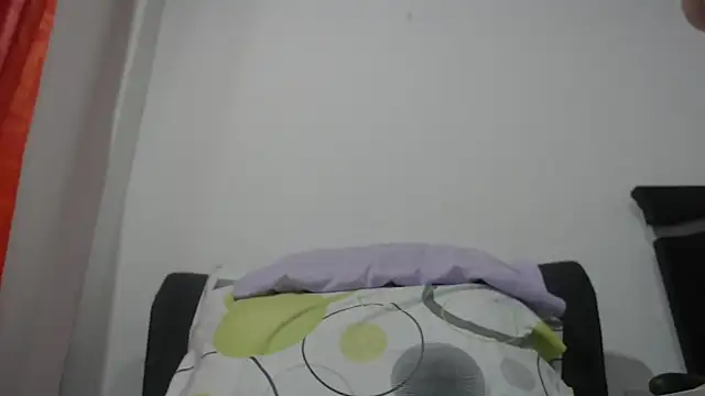 Snapshot of Lizz_xxxx chatting on May 5, 2026, 6:22 pm Lizz xxxx online show from May 5, 2026, 6:22 pm