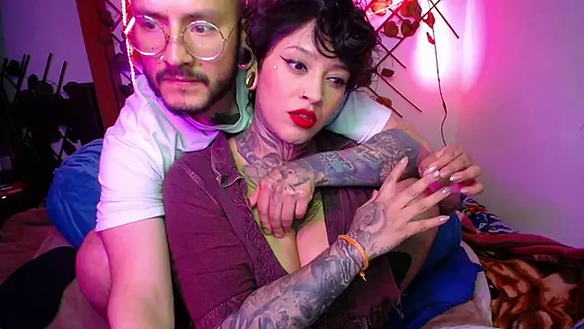 Snapshot of tatouagendecouple chatting on October 22, 2025, 12:32 am tatouagendecouple online show from October 22, 2025, 12:32 am