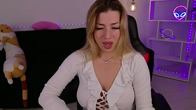 HelenaMorgan online show from September 16, 2025, 3:07 am