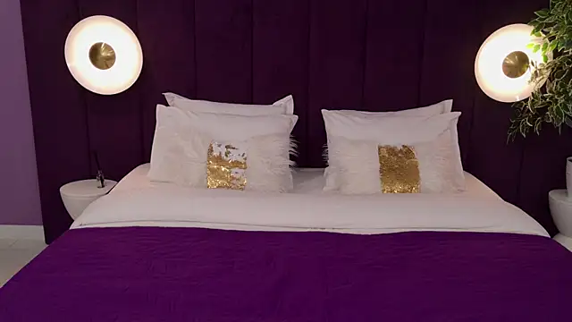 HelenaMorgan online show from September 25, 2025, 3:01 am