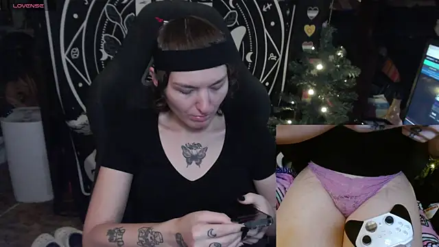 BrandiWRLD 999 online show from January 26, 2025, 6:16 pm