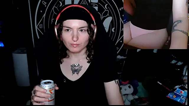 BrandiWRLD 999 online show from September 23, 2025, 7:21 pm