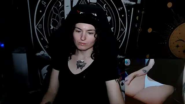 BrandiWRLD 999 online show from September 30, 2025, 7:20 pm