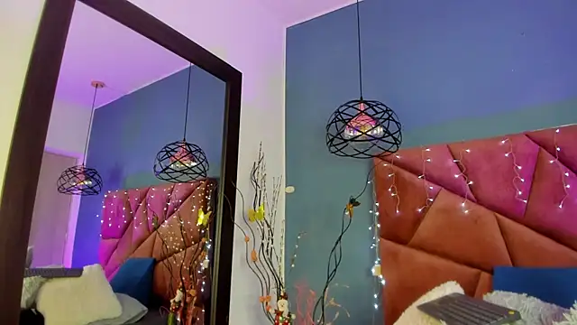 isabella monsalve online show from January 5, 2025, 9:59 am